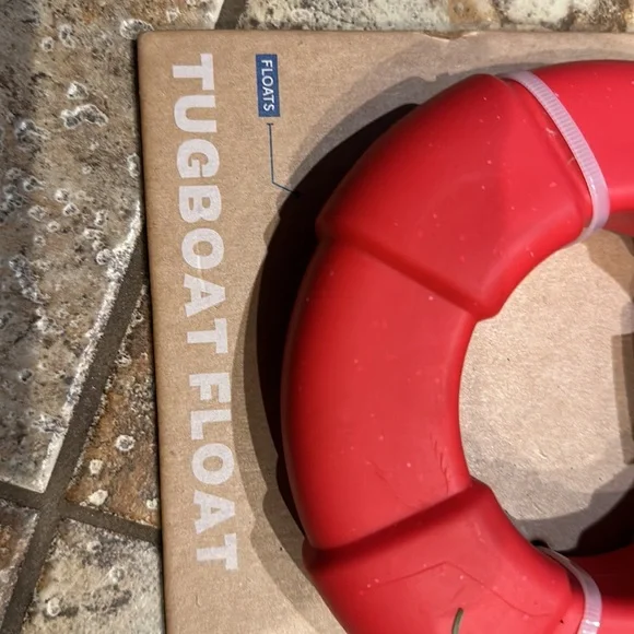 Bark Super Chewer wag harbor Tugboat float - Picture 4 of 4